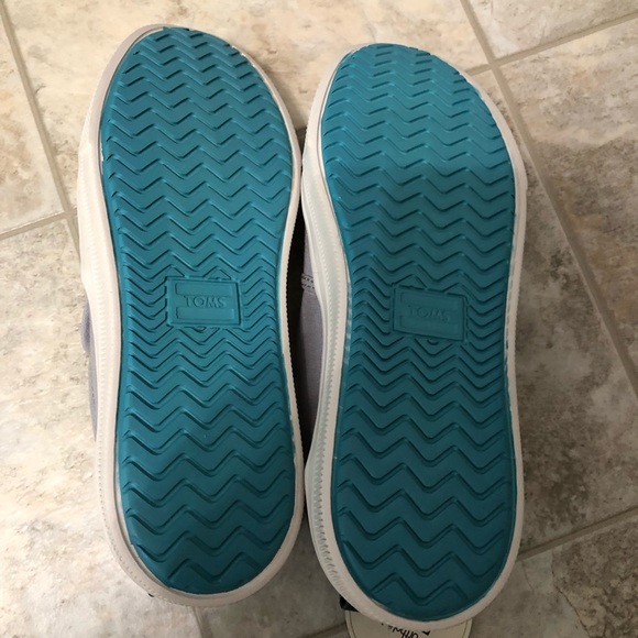 Toms slip ons - Picture 2 of 4